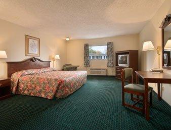 Super 8 By Wyndham Clinton Hotel Buitenkant foto